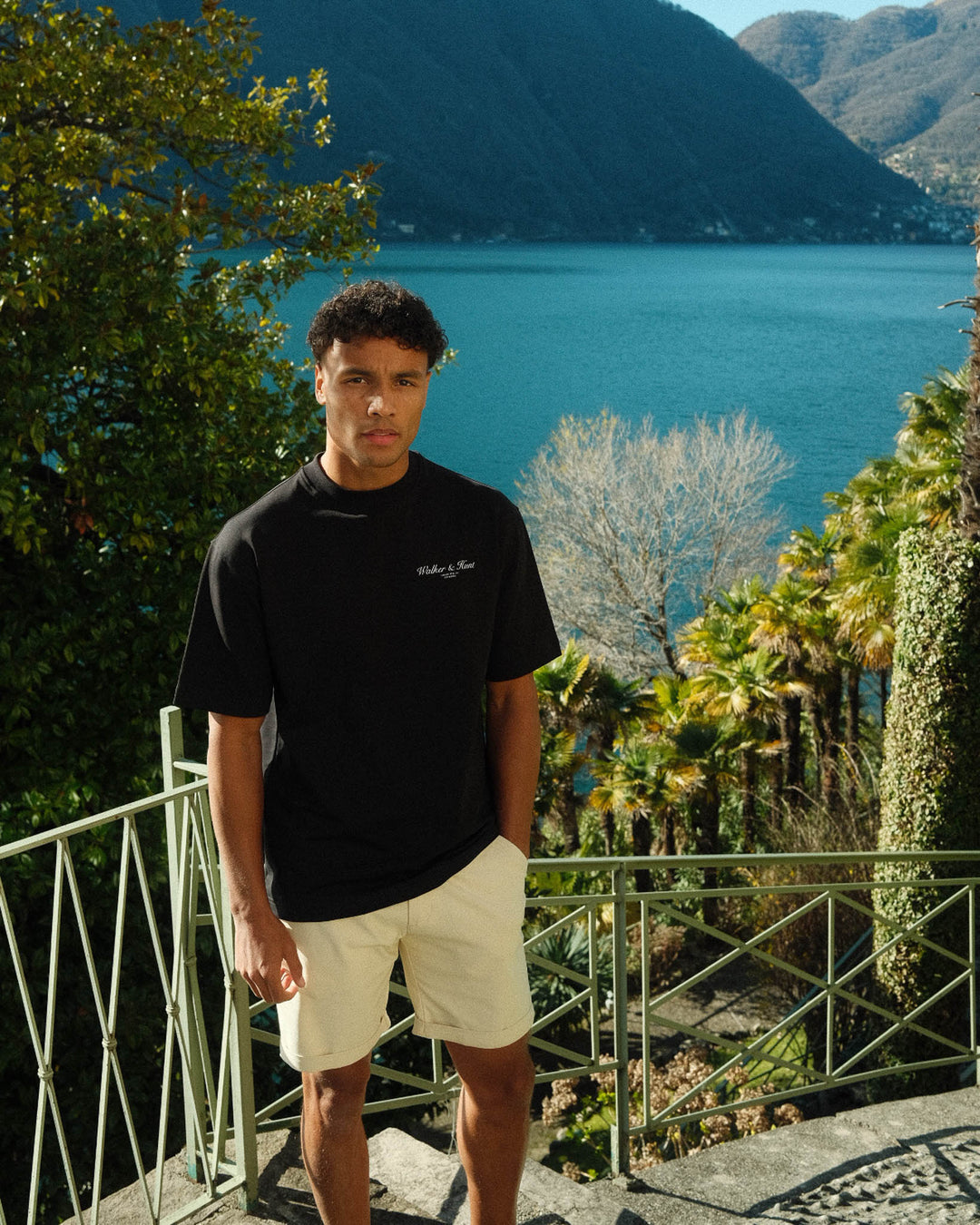 Walker &amp; Hunt – Relaxed Fit – Black – Atelier T-Shirt