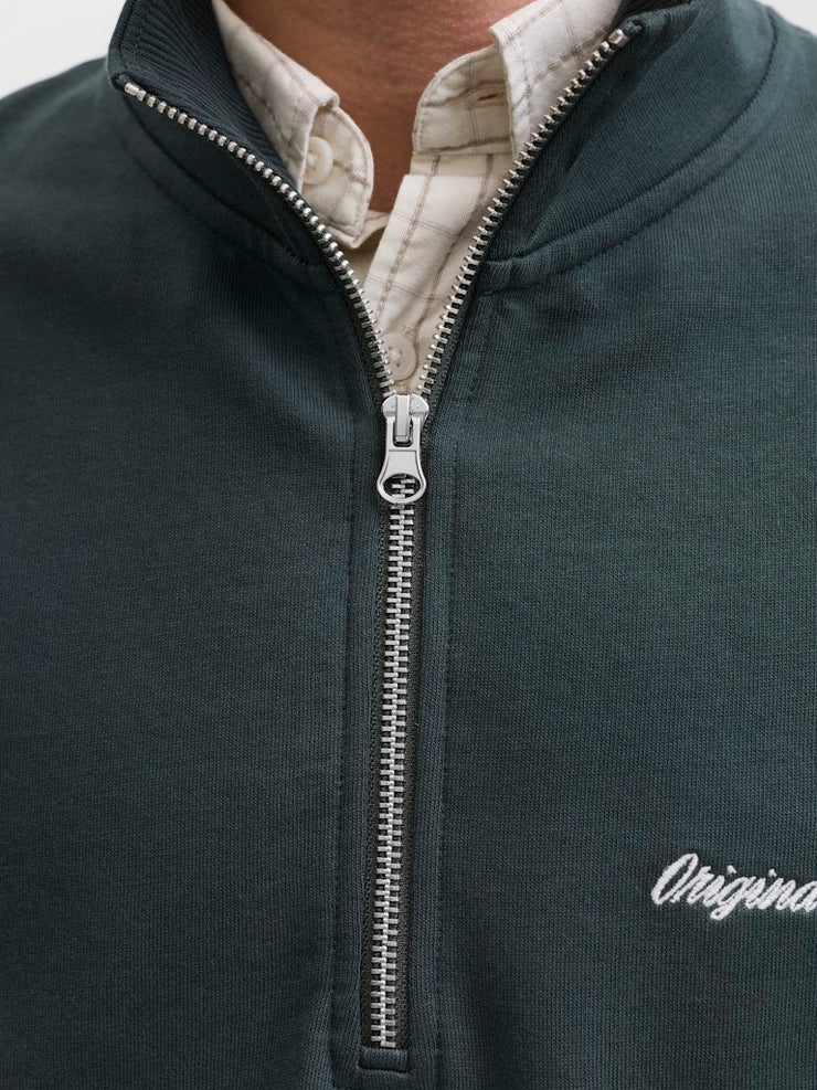 Jack & Jones – Relaxed Fit – Forest River – High Neck Zip Sweatshirt