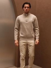 Walker & Hunt – Slim Fit – Oat – Knitted Quarter Zip