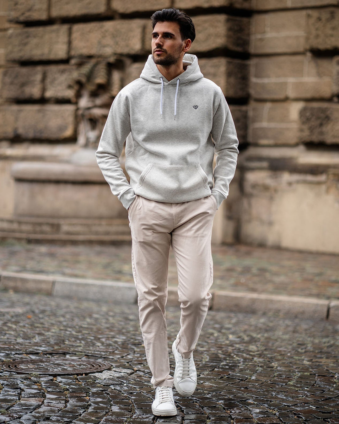 Walker &amp; Hunt – Understated Hoodie