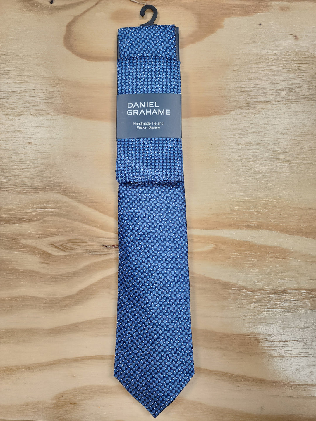 Daniel Grahame – Tie and Pocket Square Set
