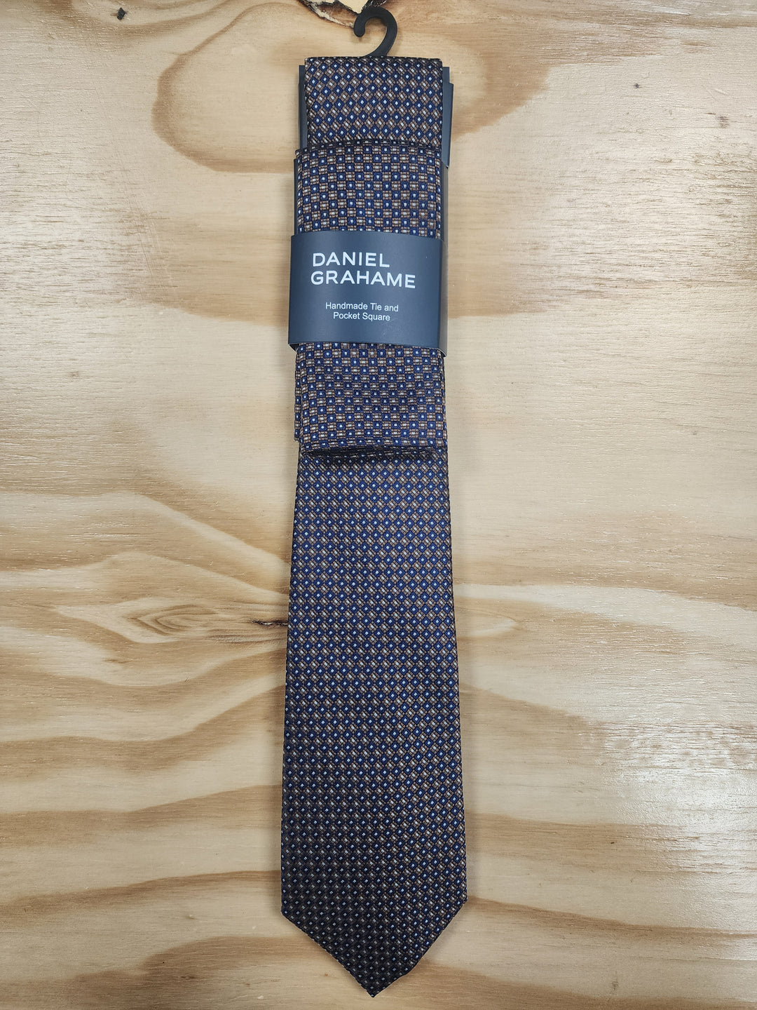 Daniel Grahame – Tie and Pocket Square Set