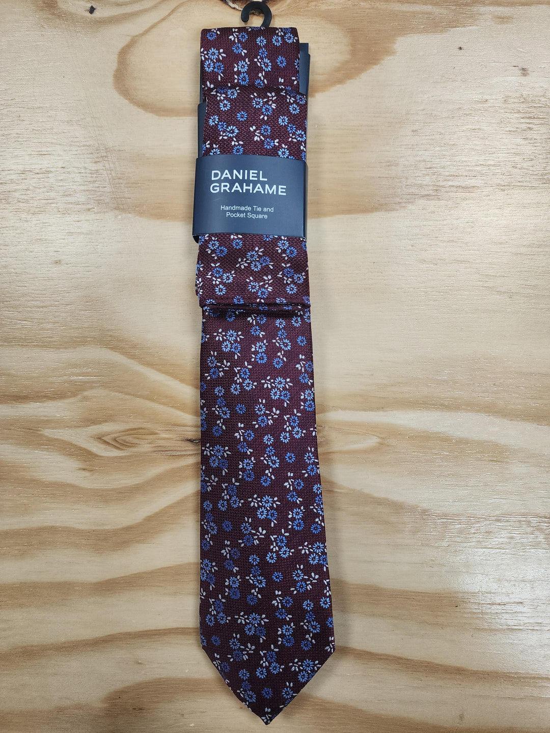 Daniel Grahame – Tie and Pocket Square Set