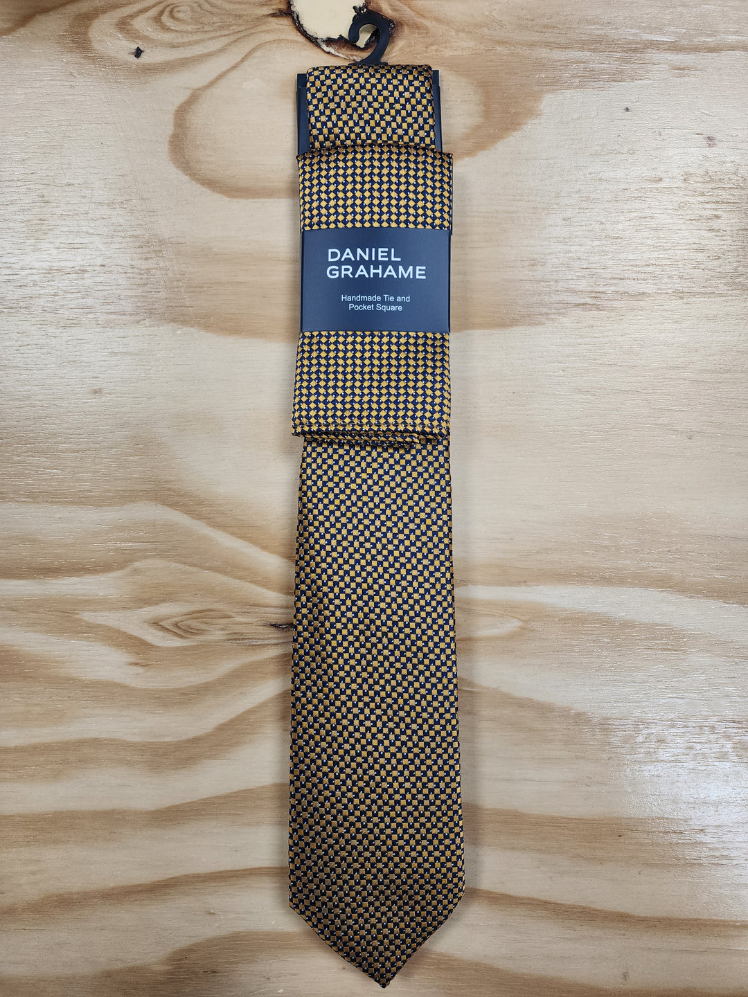 Daniel Grahame – Tie and Pocket Square Set