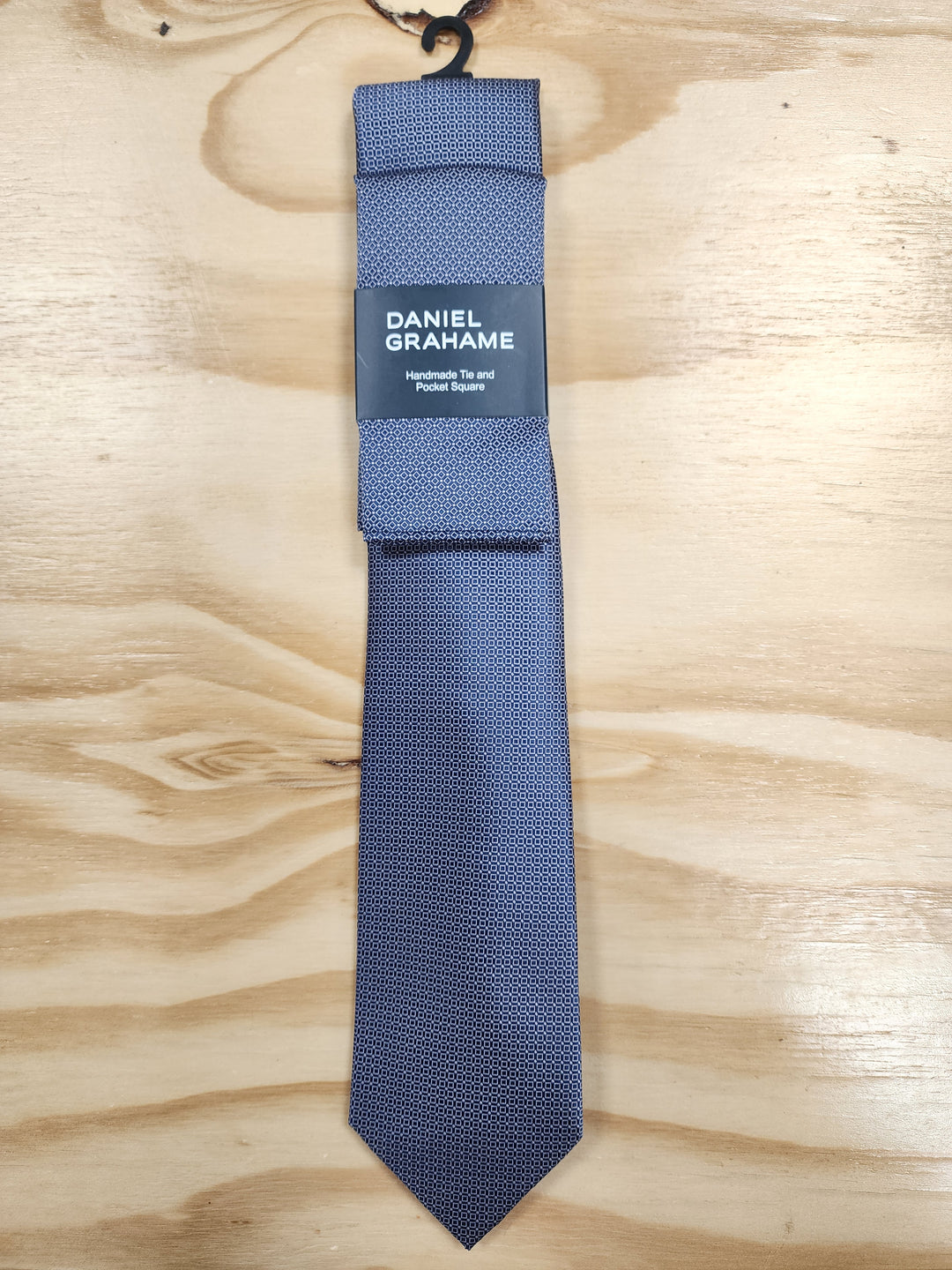 Daniel Grahame – Tie and Pocket Square Set
