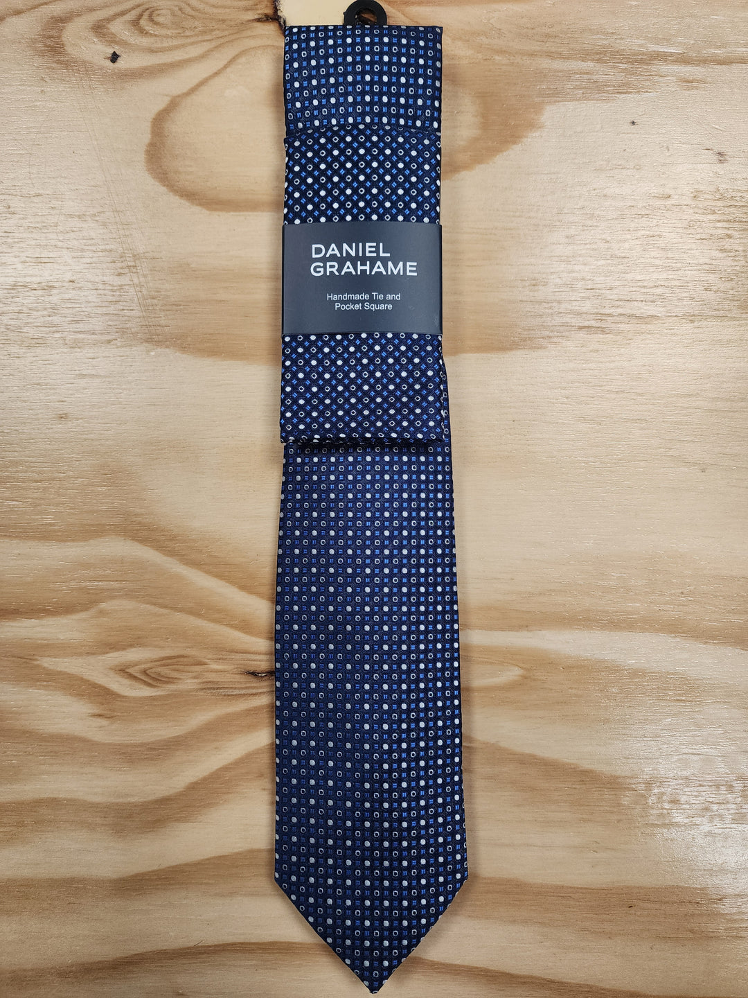 Daniel Grahame – Tie and Pocket Square Set