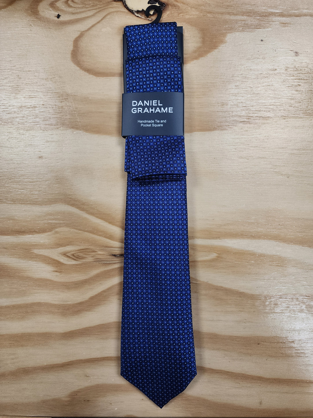 Daniel Grahame – Tie and Pocket Square Set