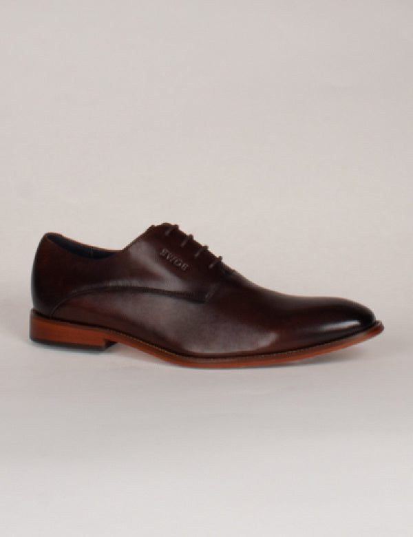 Bowe and Bootmakers Simonds Shoe