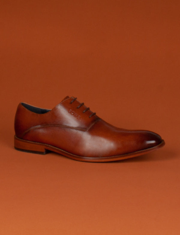 Bowe and Bootmakers Simonds Shoe